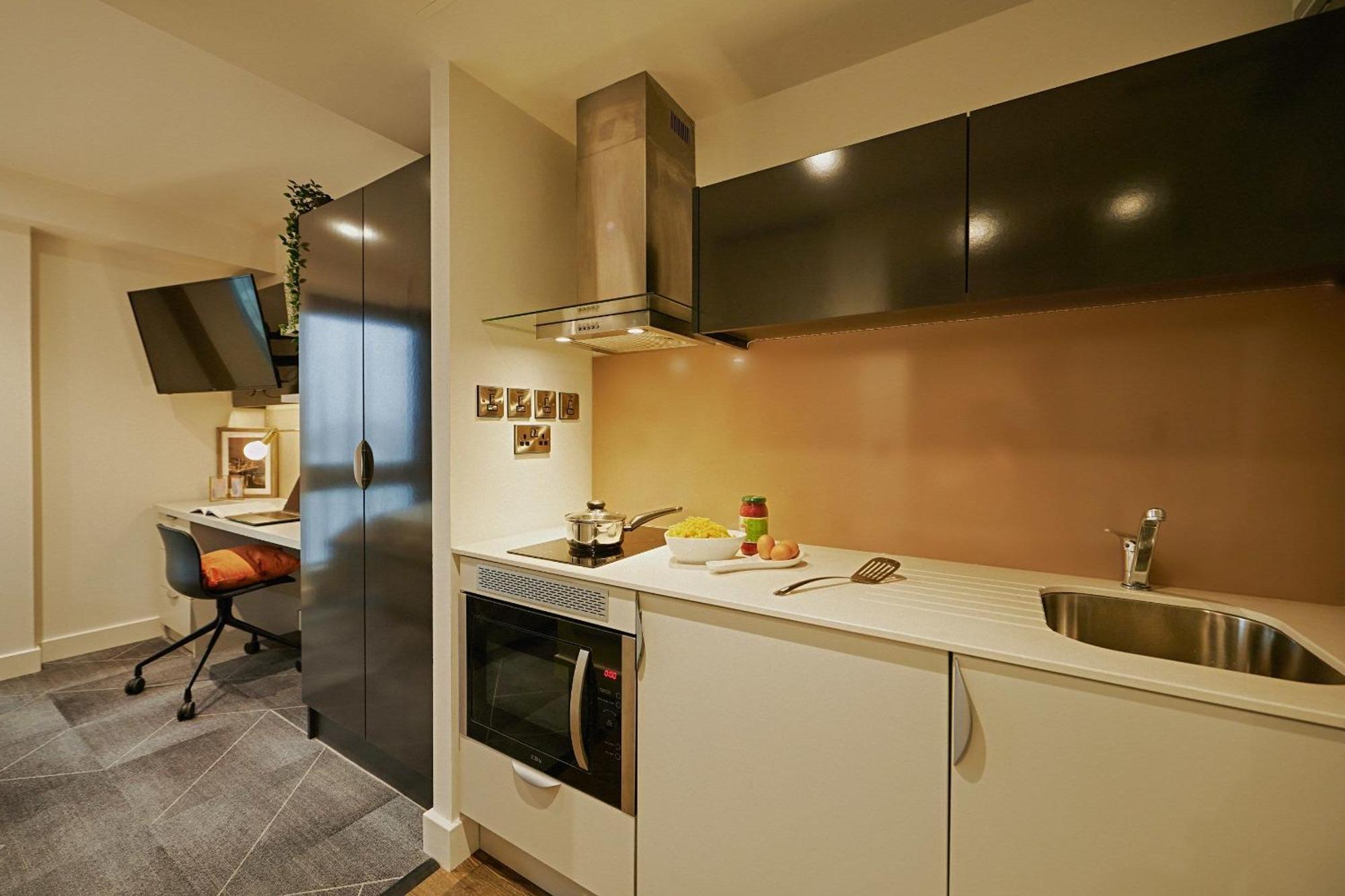 Fully Equipped Modern Studios In Glasgow West End For Students Only Exterior photo
